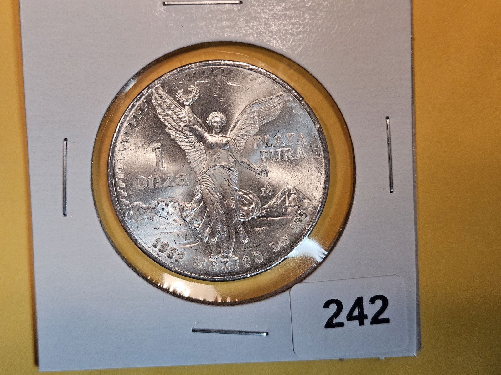 GEM Brilliant Uncirculated 1982 Mexico silver one Onza (1 of 2)