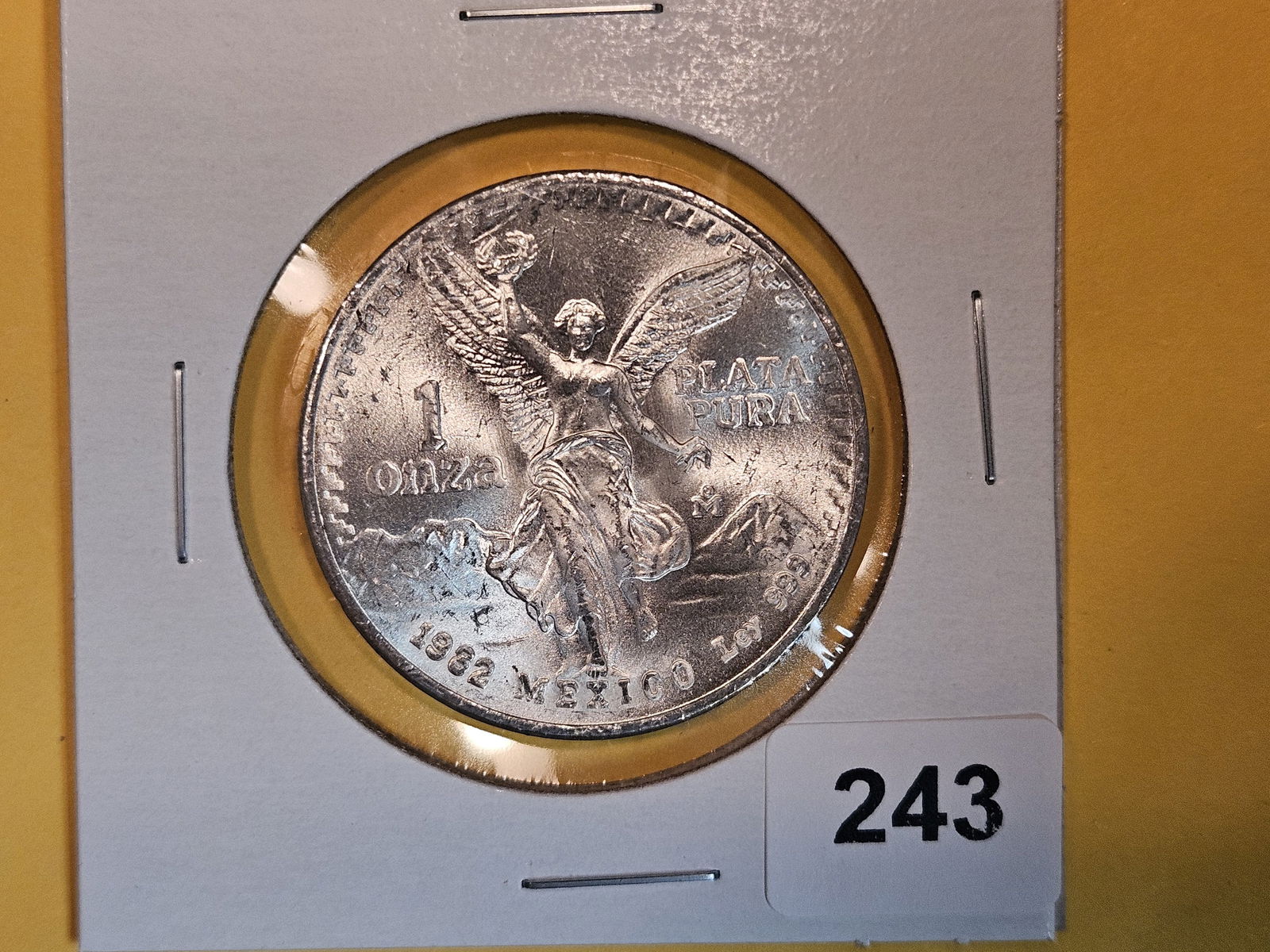 GEM Brilliant Uncirculated 1982 Mexico silver one Onza (1 of 2)