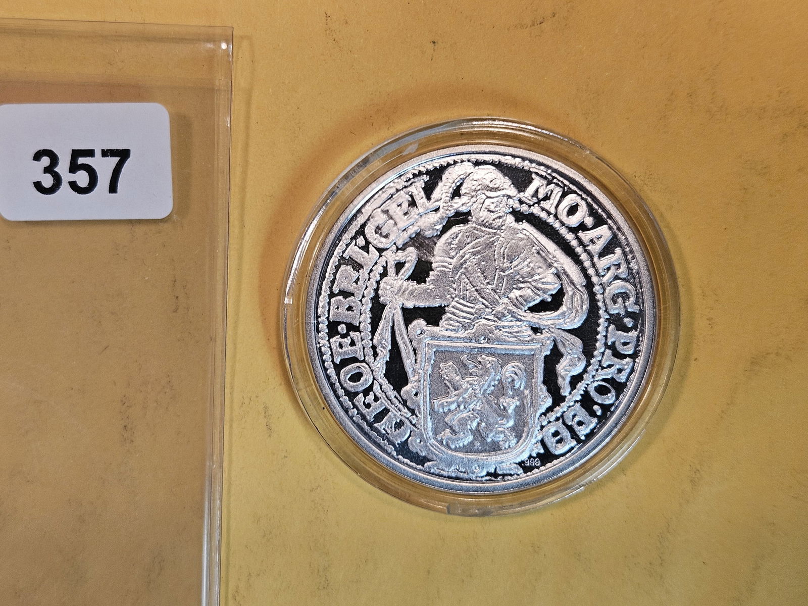 One Troy ounce .999 fine silver proof art round (1 of 2)