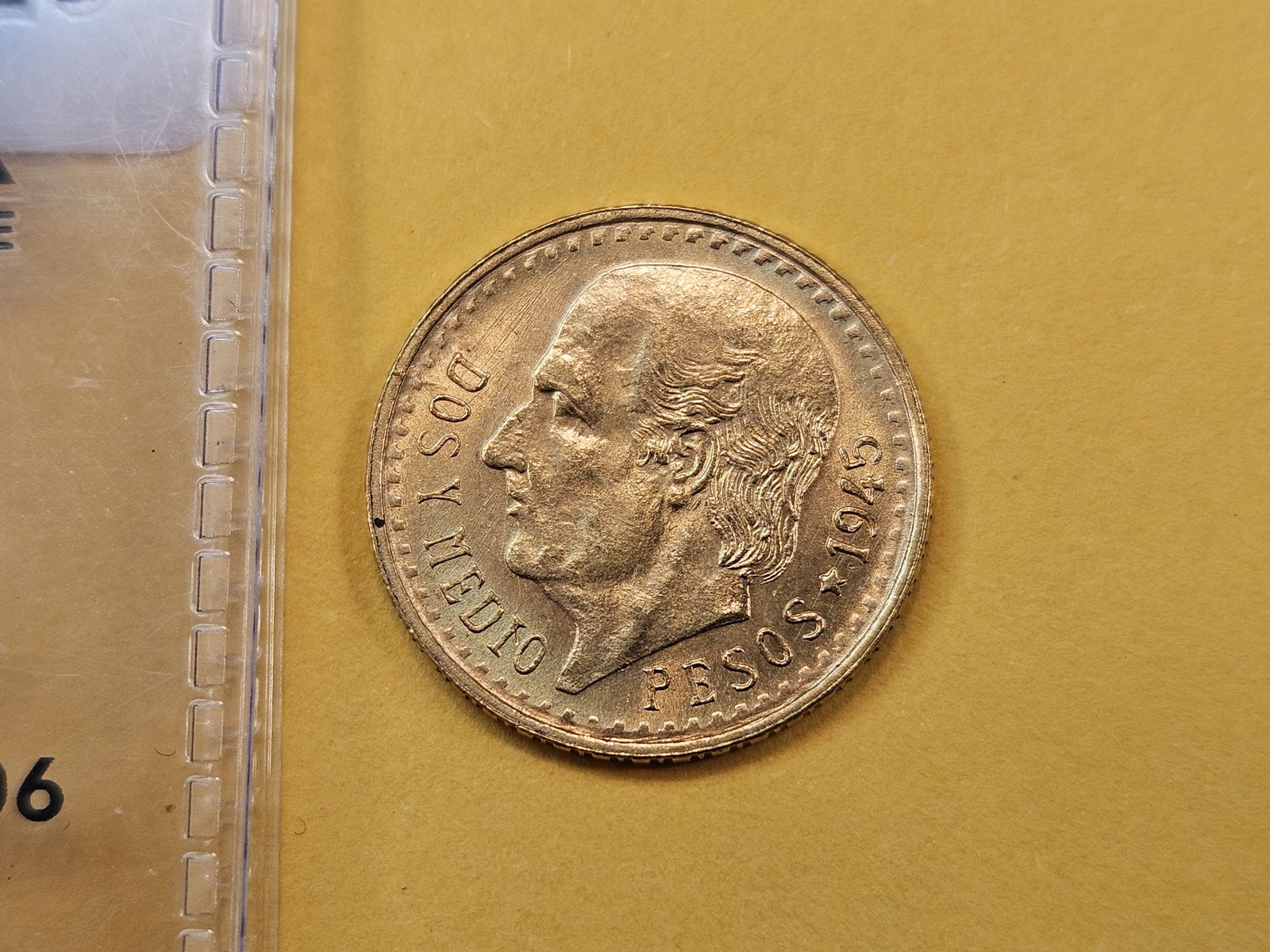 GOLD! Brilliant Uncirculated 1945 Mexican $2.5 Peso Gold: KM# 463