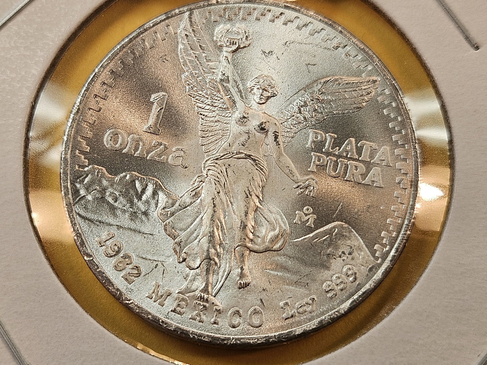 GEM Brilliant Uncirculated 1982 Mexico Silver Onza (1 of 4)