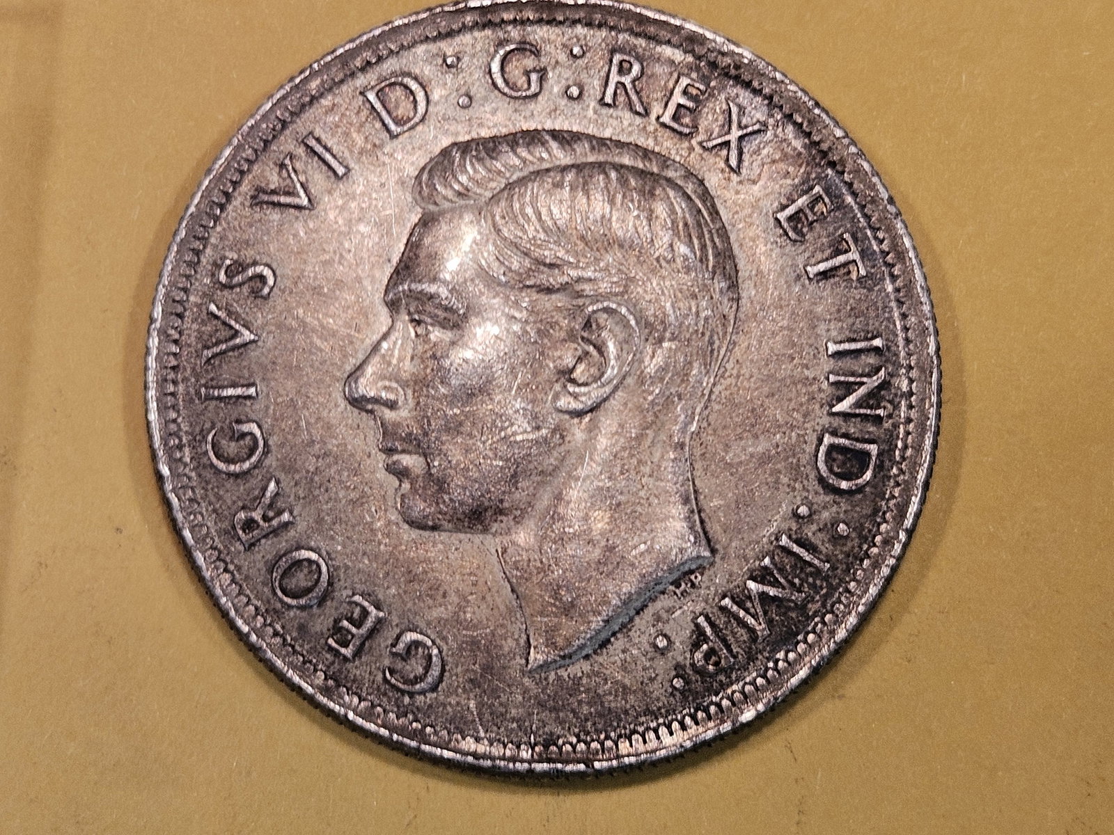 1939 Canada silver Dollar in Extra Fine plus (1 of 4)