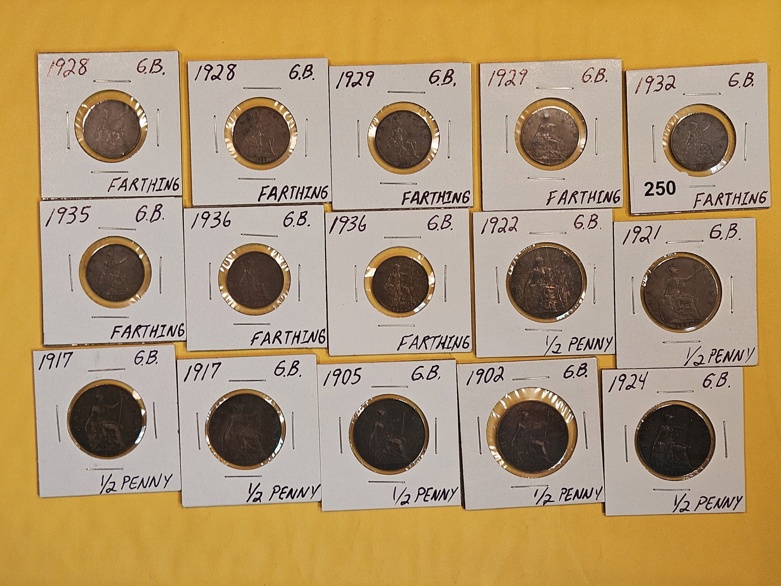 FIfteen mixed Great Britain Farthings and half-pennys (1 of 6)