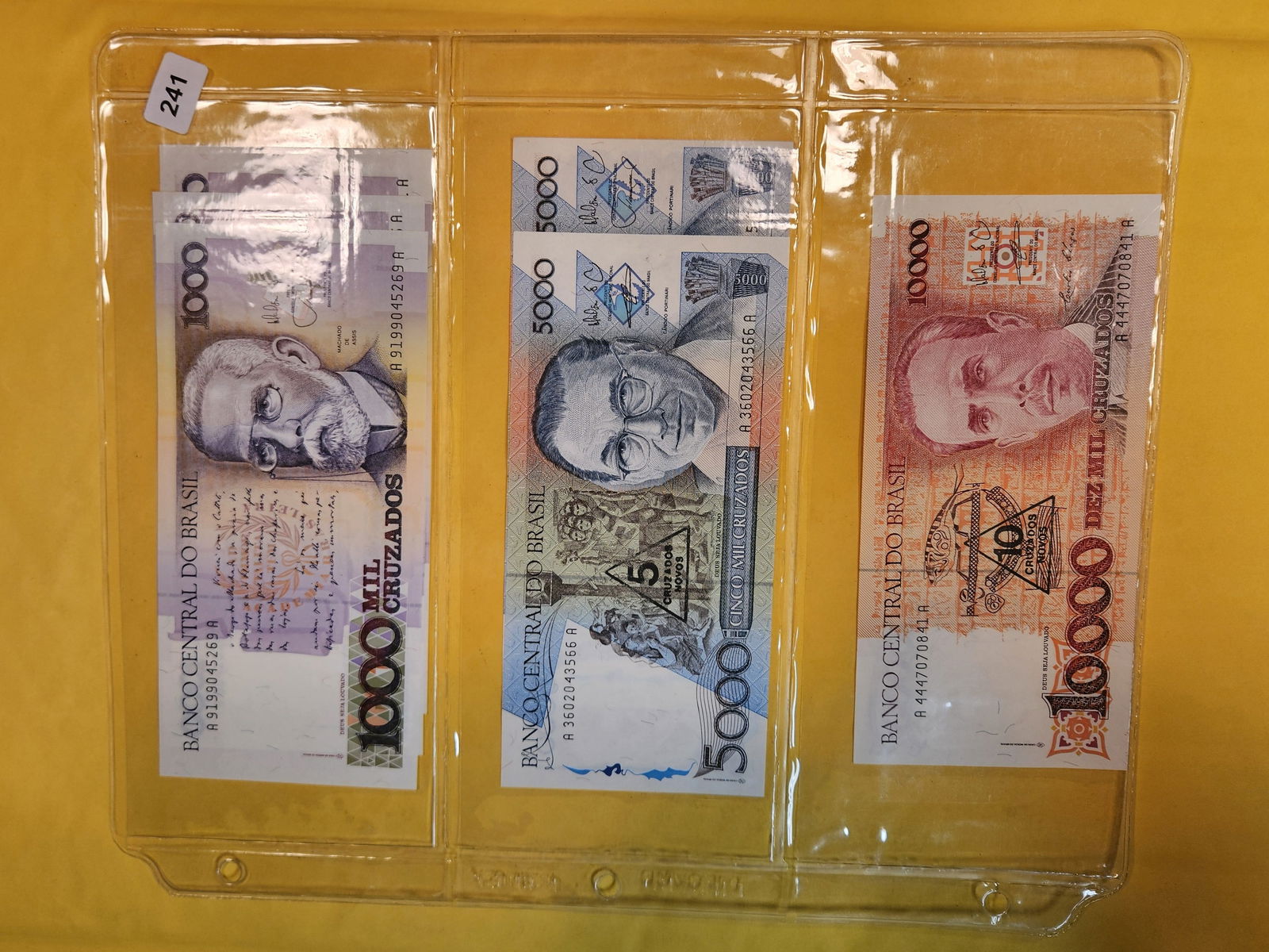 Twenty-one mixed Crisp Uncirculated notes from South of the Border (1 of 10)