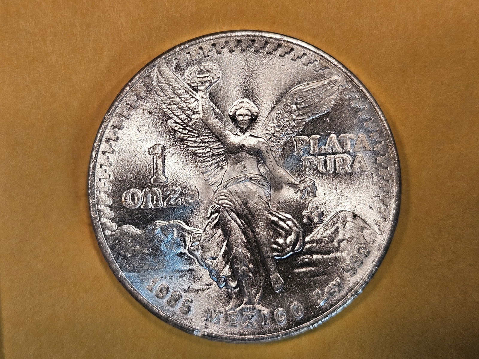 GEM Brilliant Uncirculated 1985 Mexico silver Onza (1 of 2)
