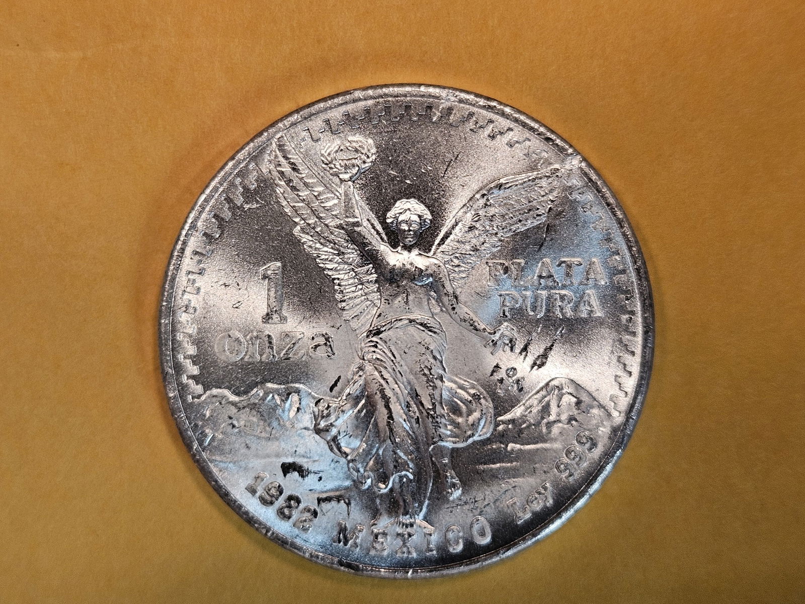 GEM Brilliant Uncirculated 1982 Mexico silver Onza (1 of 2)
