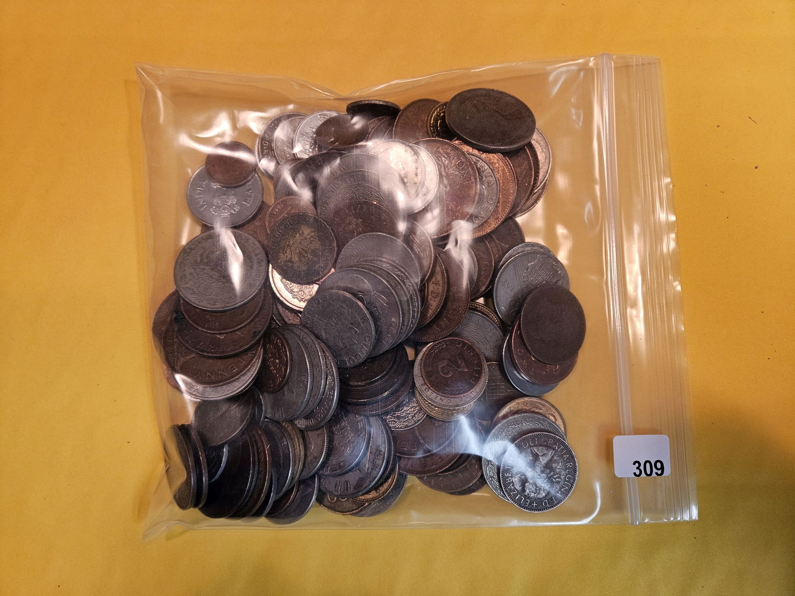 TWO Pounds mixed World Coins (1 of 2)