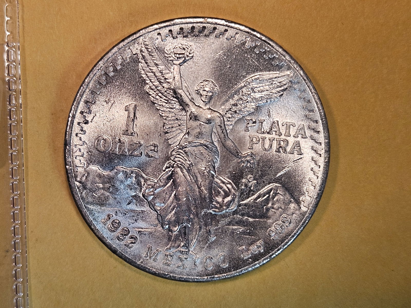 GEM Brilliant Uncirculated 1982 Mexico silver Onza (1 of 4)