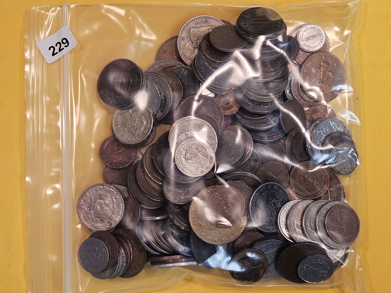 TWO POUNDS of mixed World coins (1 of 2)