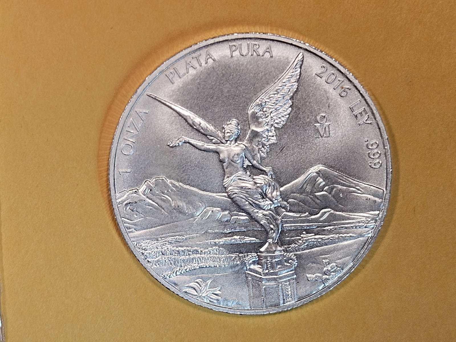GEM Brilliant Uncirculated 2016 Mexico silver Onza (1 of 3)
