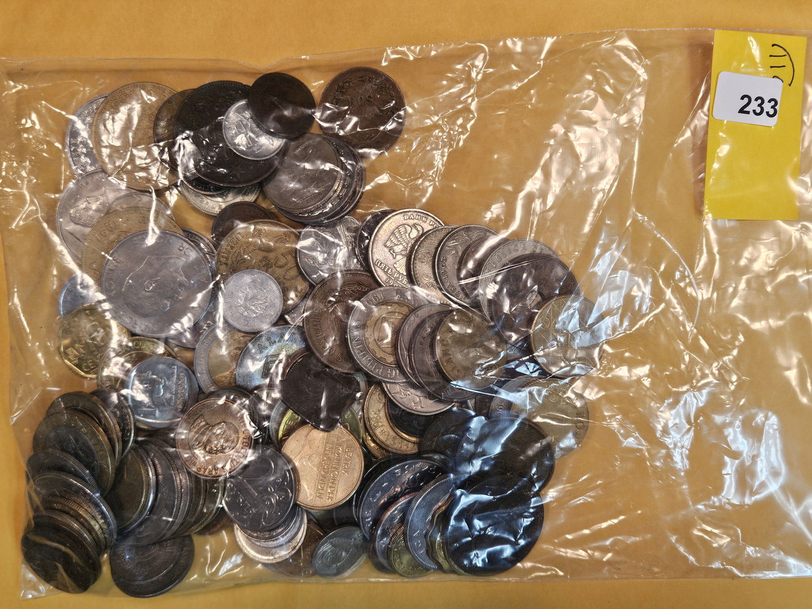 Little over One Pound of mixed World Coins (1 of 2)