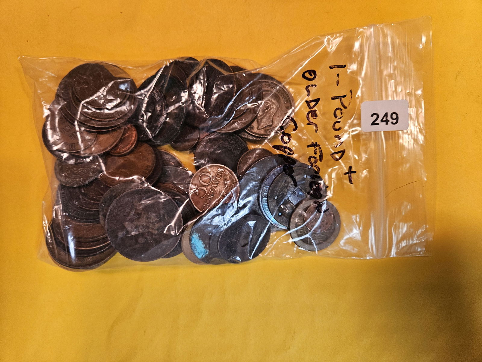 ONE POUND of mixed World, older, Copper coins (1 of 2)