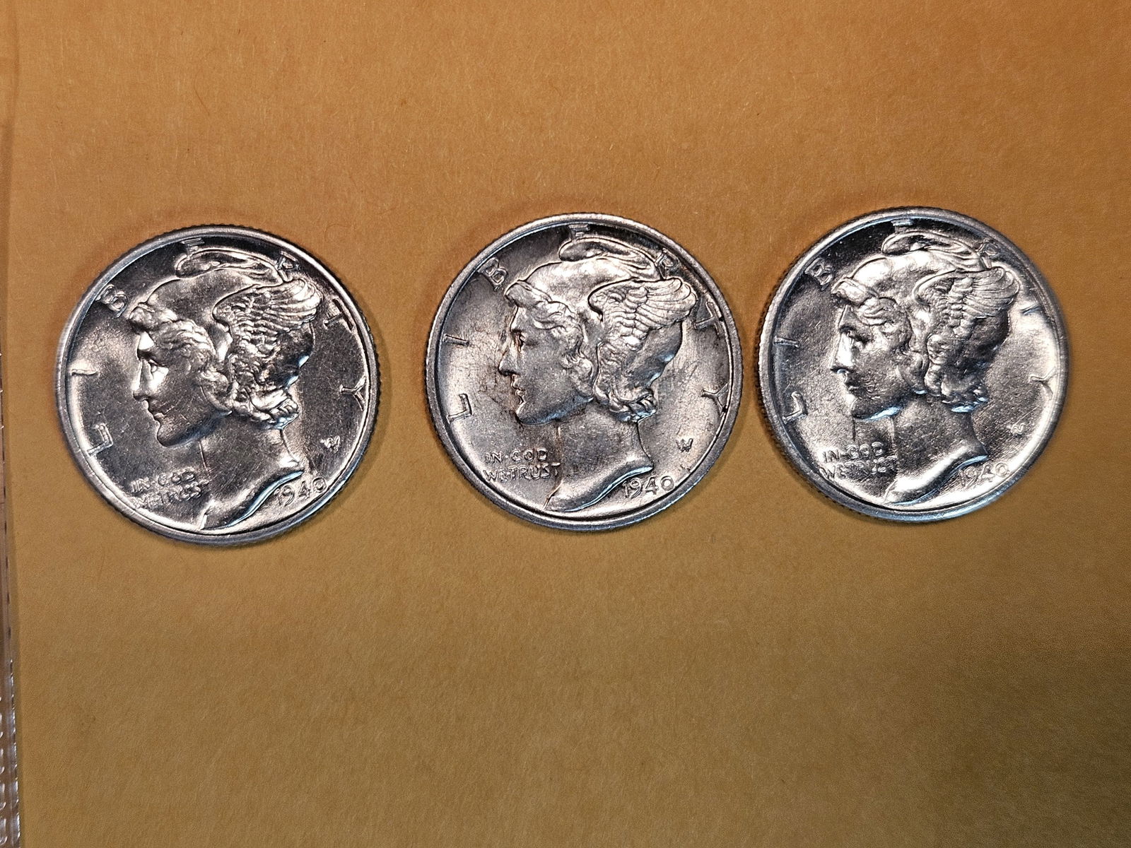 Three nice 1940 Mercury silver Dimes (1 of 4)