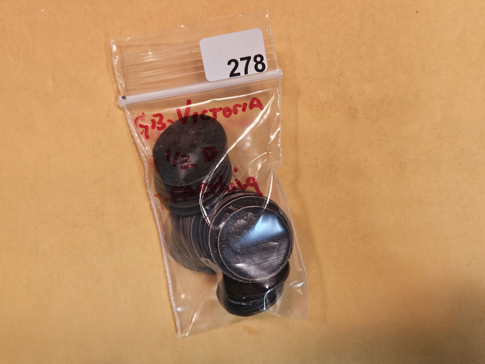 Twenty-six mixed Great Britain Victorian copper coins: half-pennies and farthings