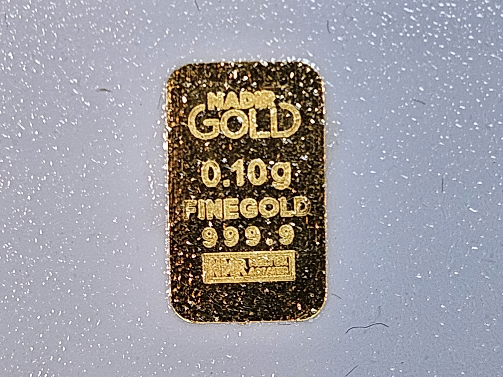 GOLD! Karatbars .1 gram .9999 fine gold bar (1 of 4)