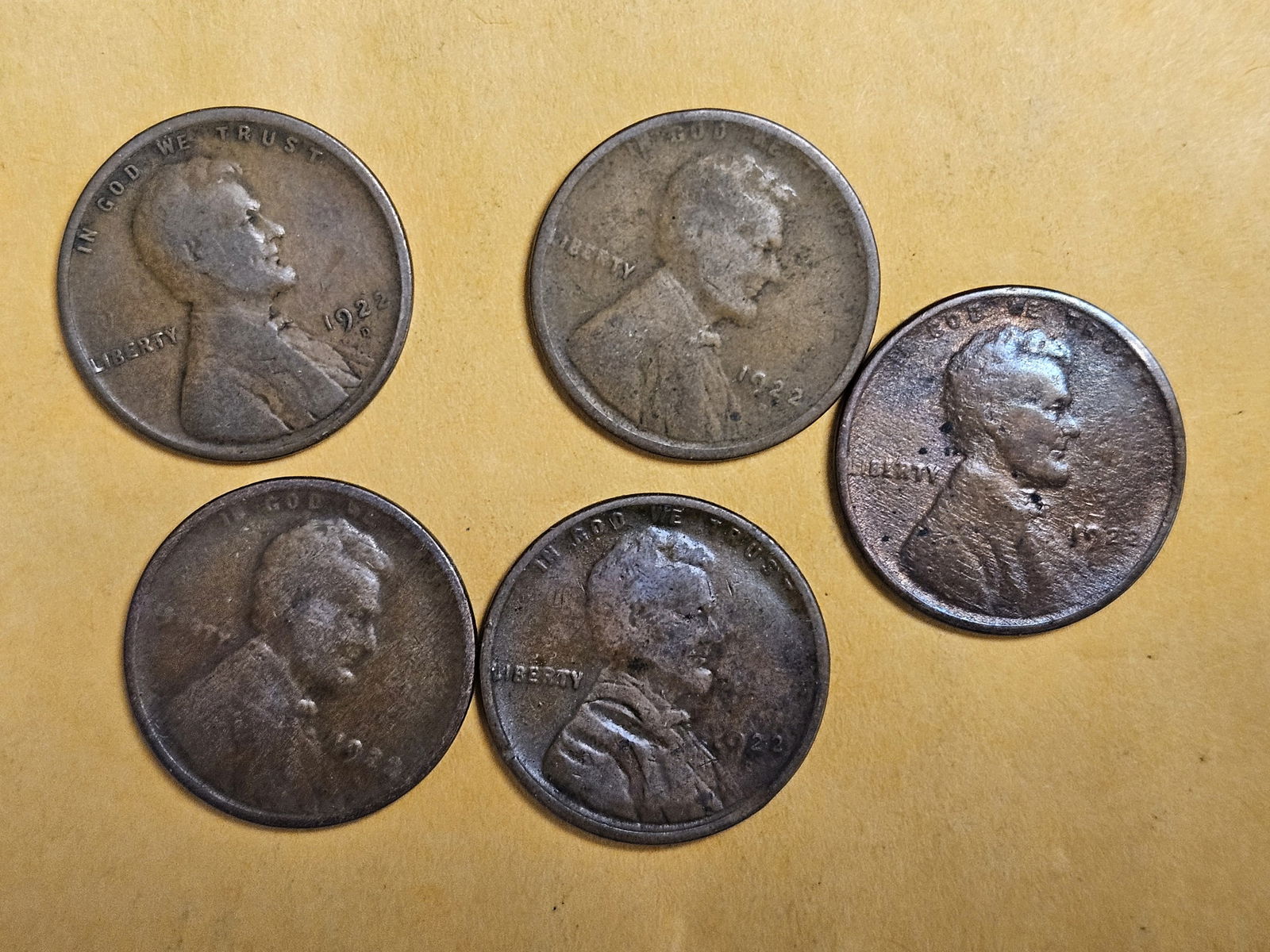 Five Semi-Key 1922-D Wheat cents (1 of 4)