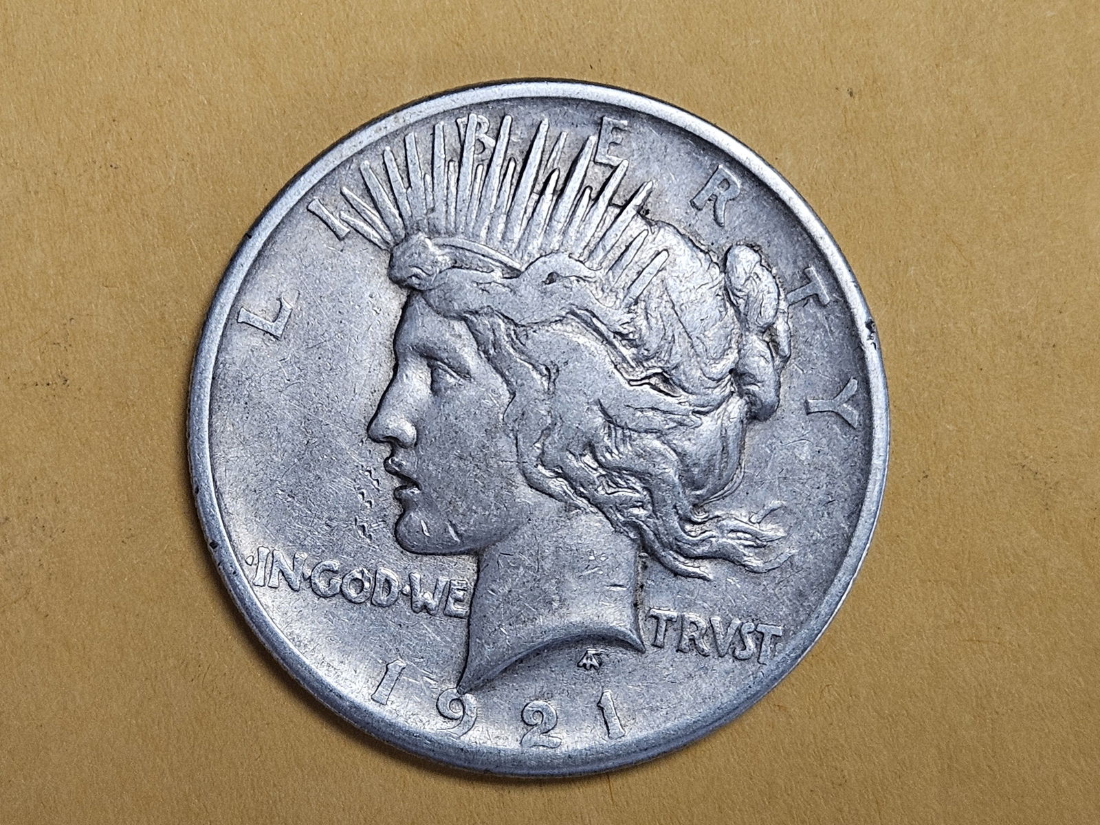 ** KEY DATE ** 1921 Peace silver dollar in Very Fine - 30 (1 of 5)