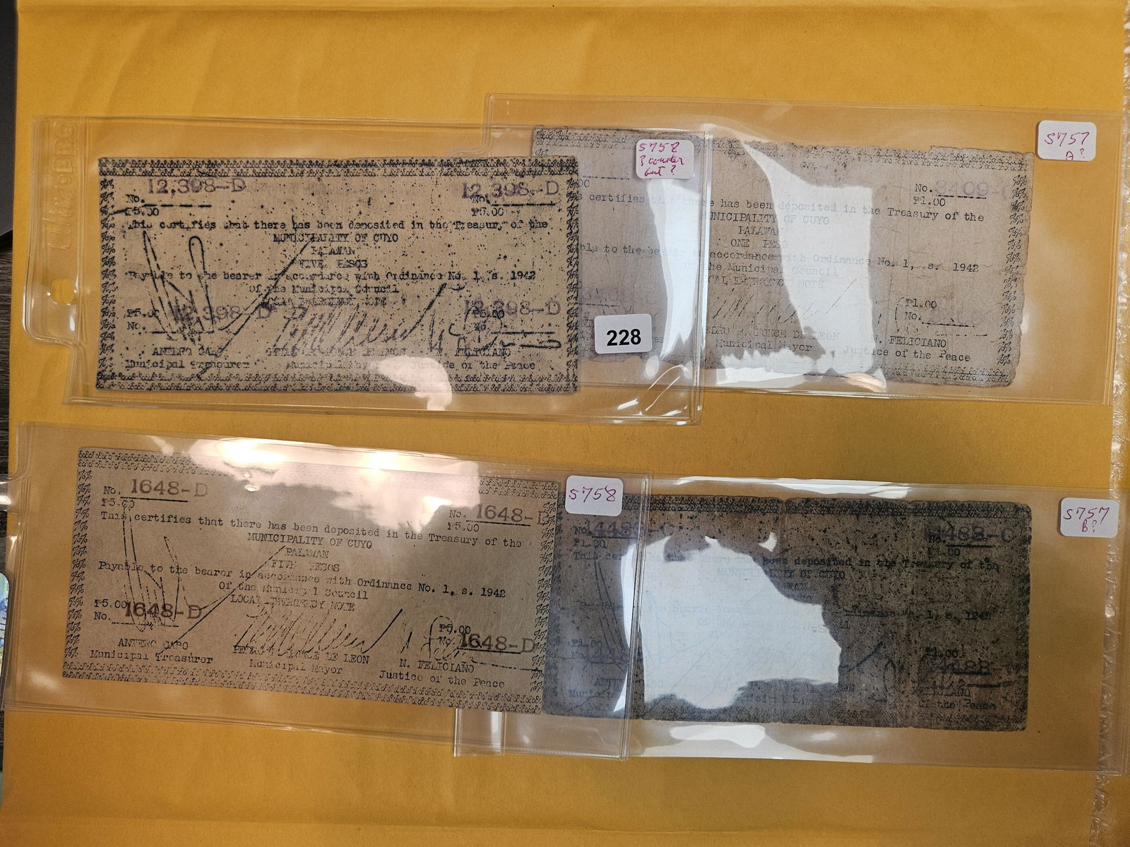 Four scarcer Philippines pieces of currency (1 of 9)