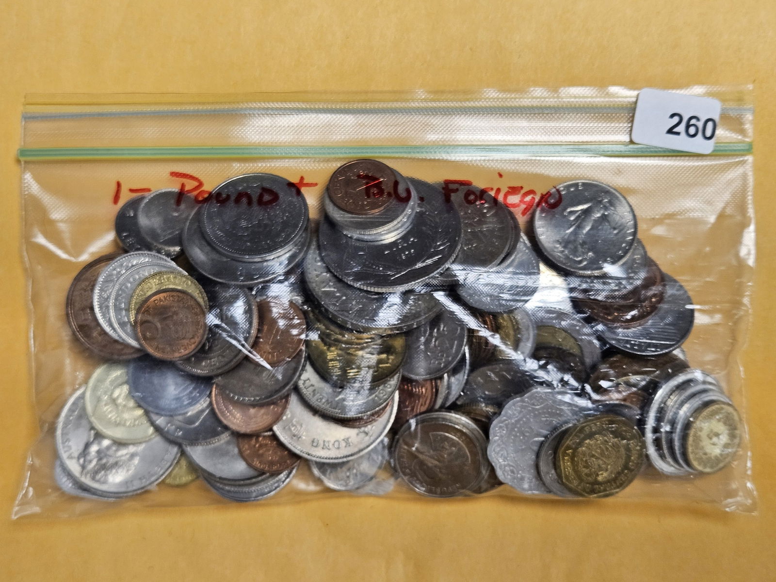 ONE Pound of mixed, Brilliant Uncirculated, World Coins (1 of 2)