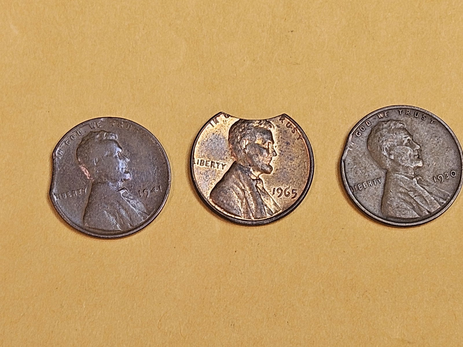 MINT ERRORS! Three clipped Lincoln cents (1 of 3)