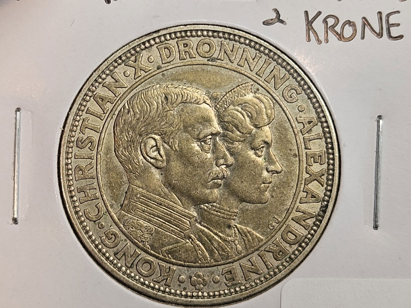 About Uncirculated plus 1923 Denmark silver 2 krone (1 of 3)