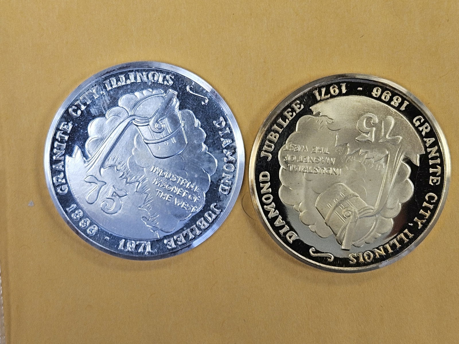 Two .999 fine silver Proof art rounds (1 of 3)