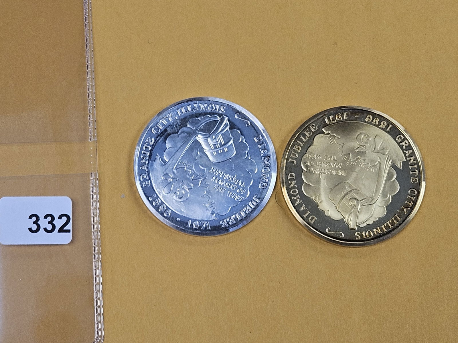 Two .999 fine silver Proof art rounds - 2