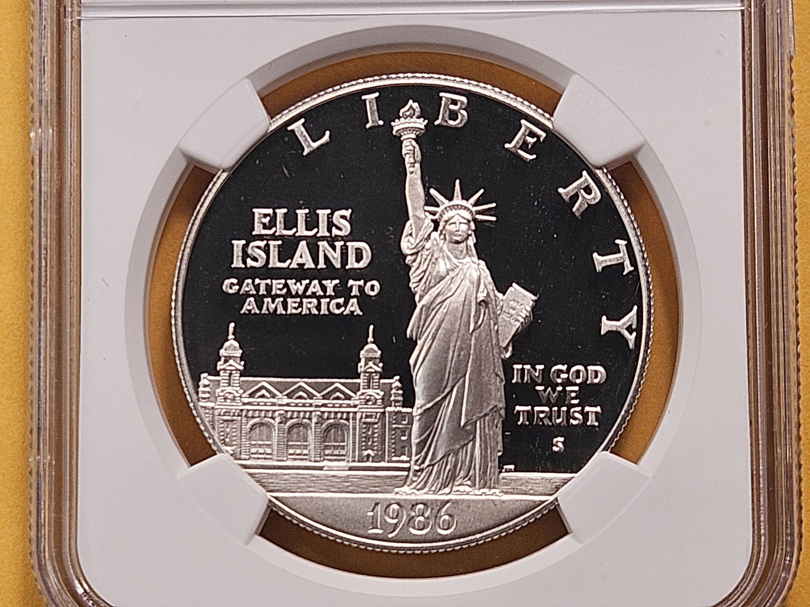 NGC 1986-S Commemorative Silver Dollar in Proof 69 Ultra Cameo (1 of 4)