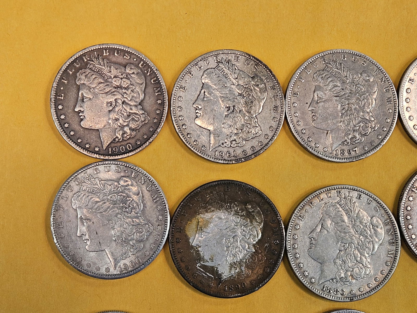 ** FULL ROLL ** Twenty Morgan silver Dollars - 2