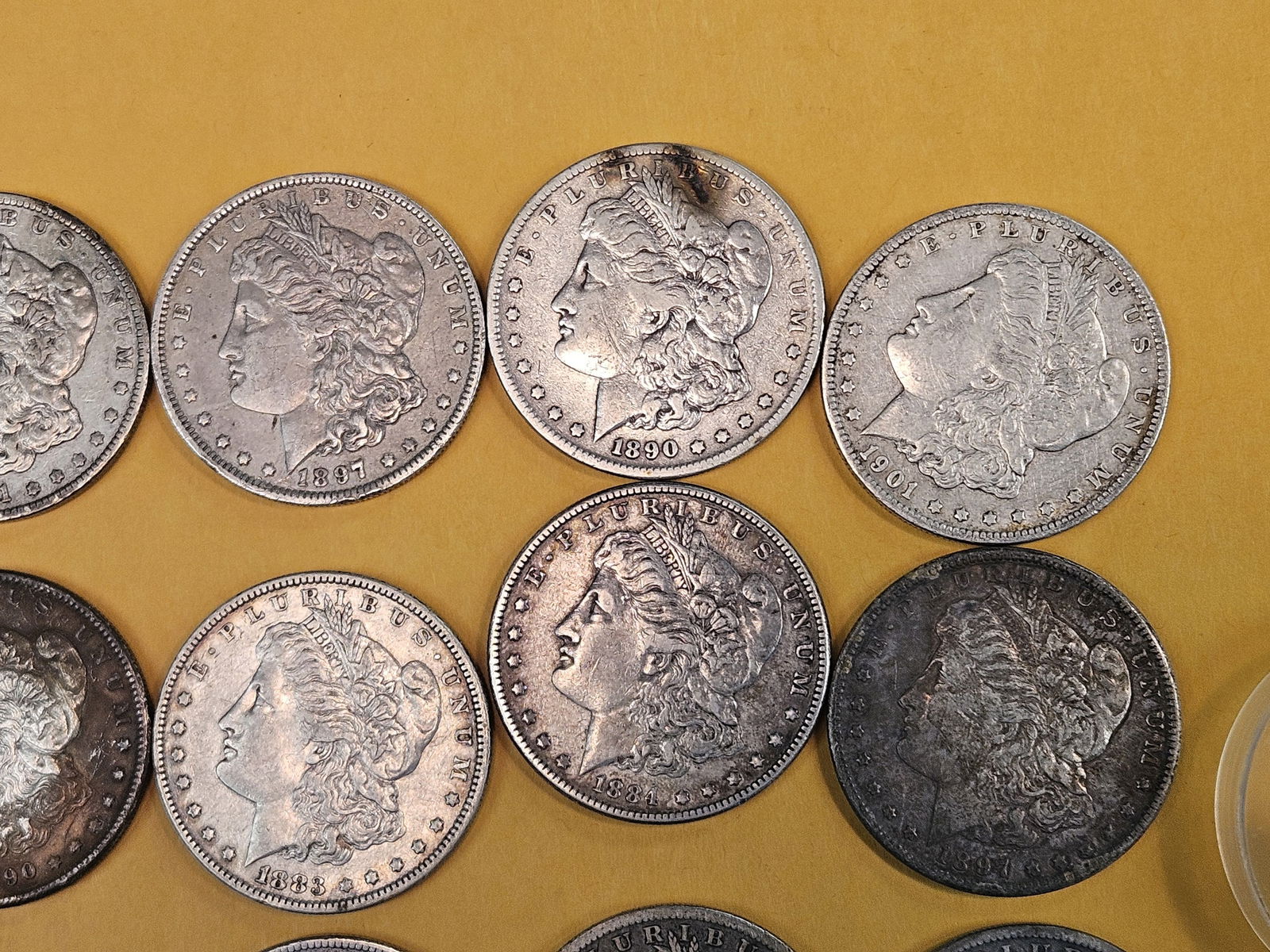 ** FULL ROLL ** Twenty Morgan silver Dollars - 3