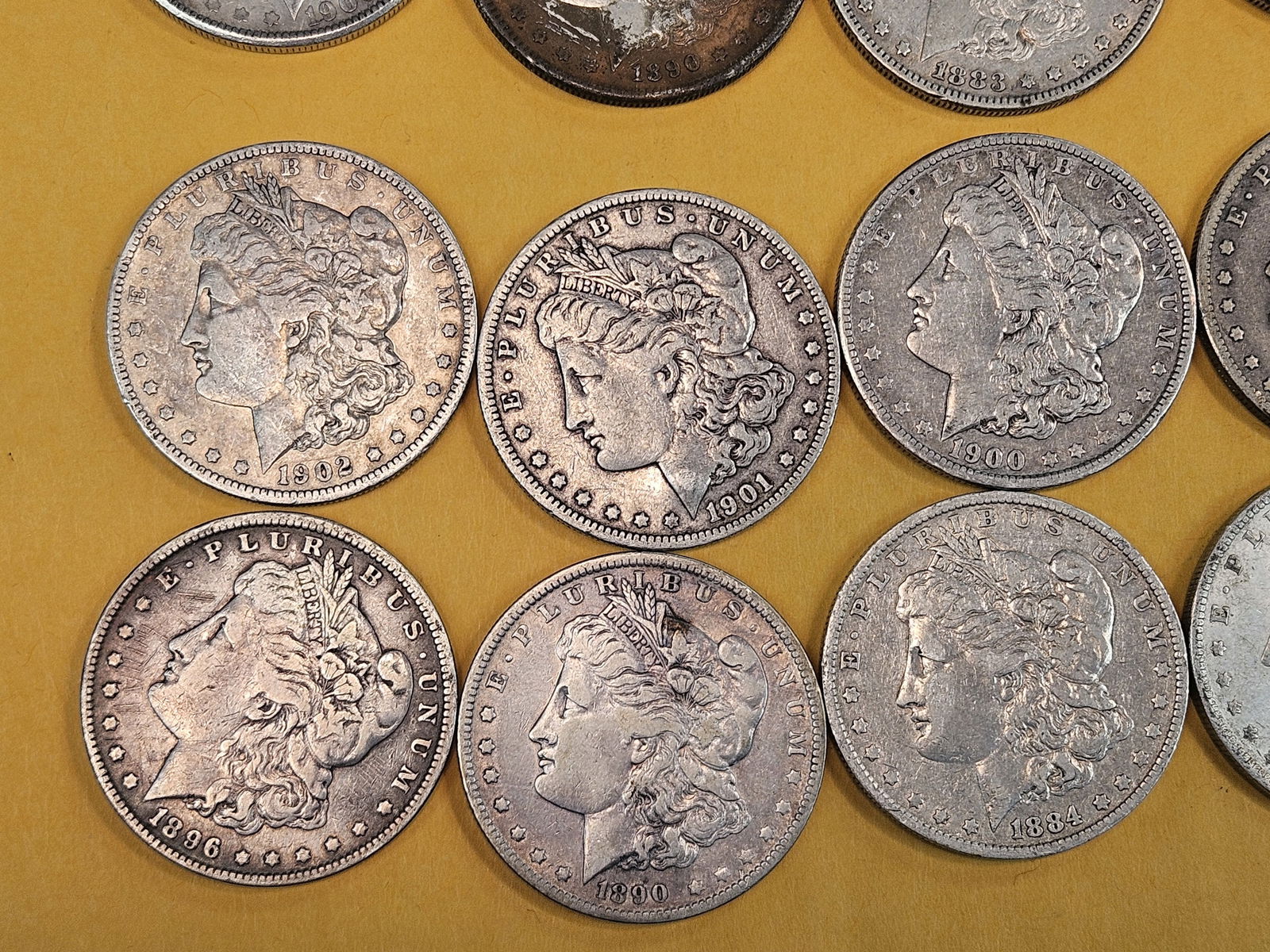 ** FULL ROLL ** Twenty Morgan silver Dollars - 4