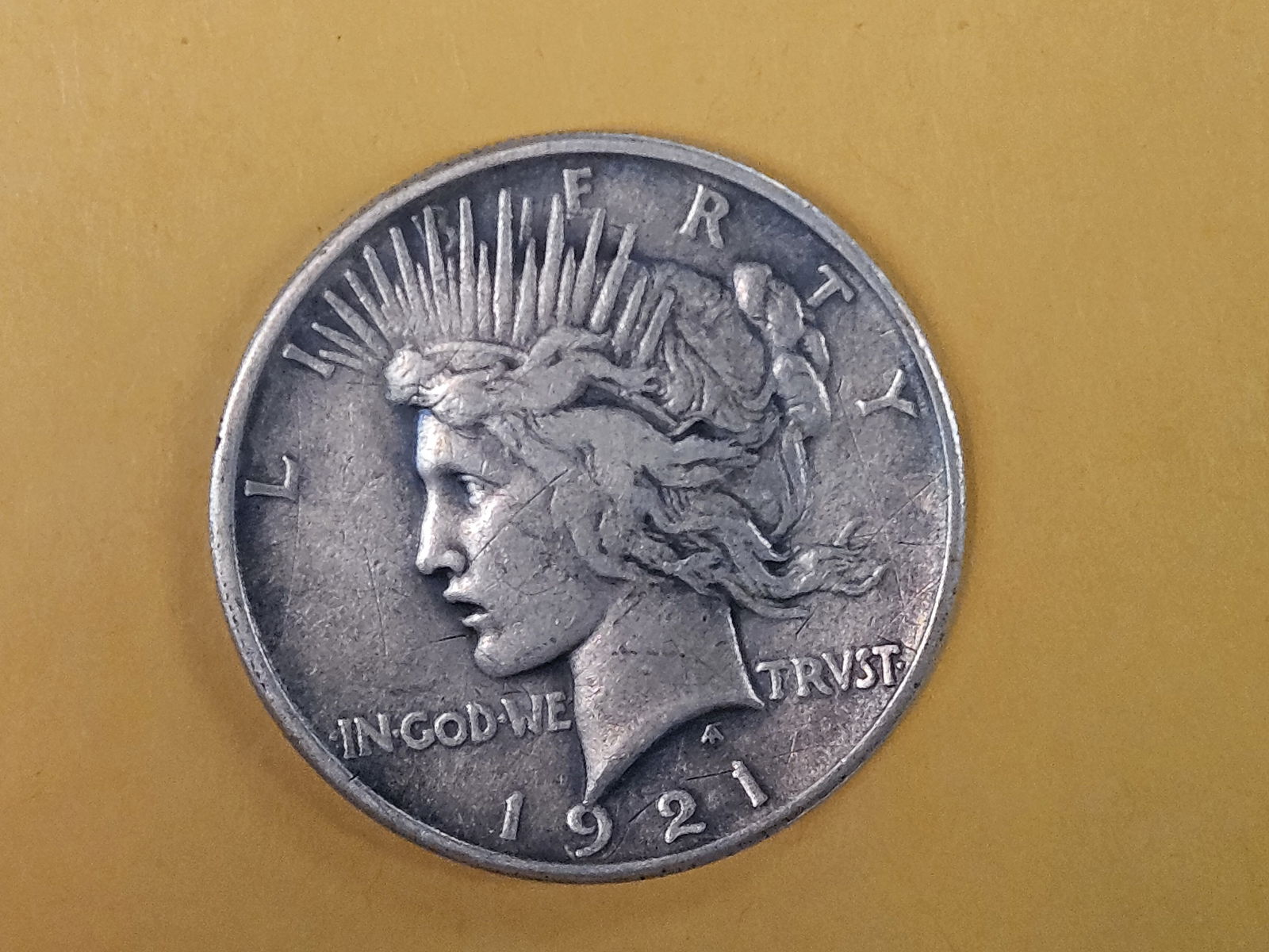 ** KEY DATE ** 1921 Peace silver Dollar in Very Fine - details - 3