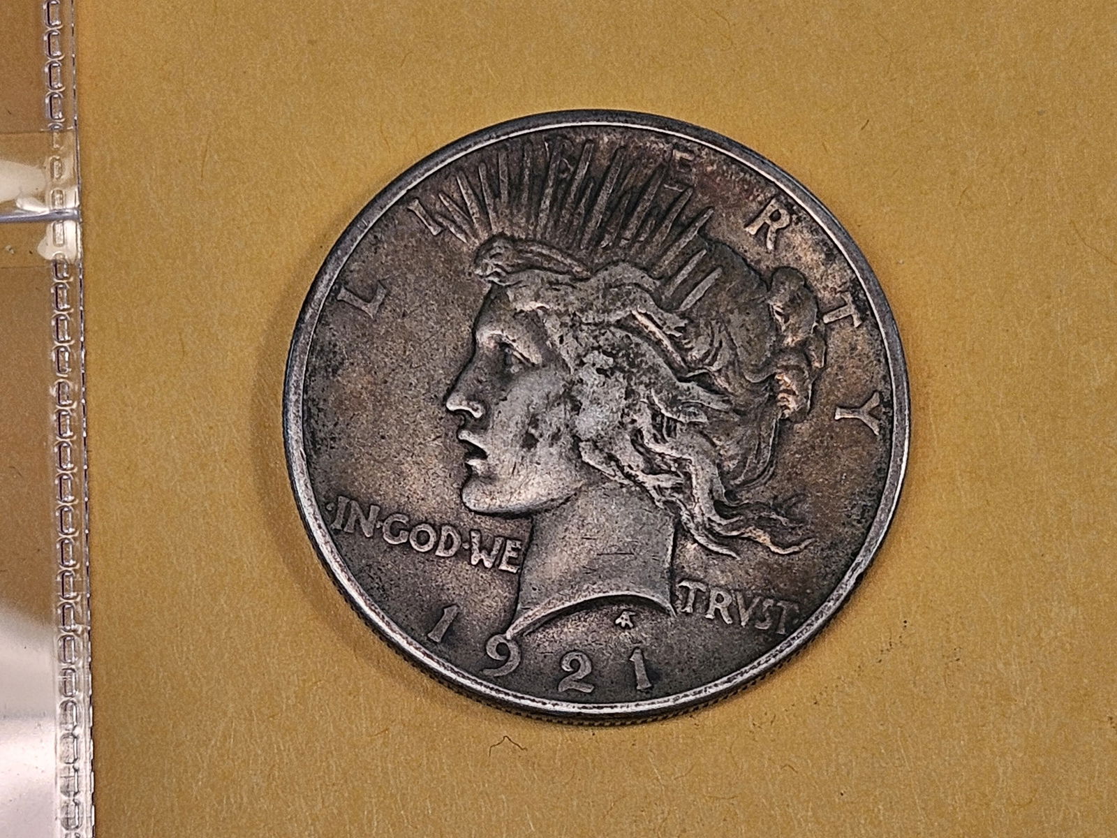 ** KEY DATE ** 1921 Peace Silver Dollar in Extra fine plus - 3