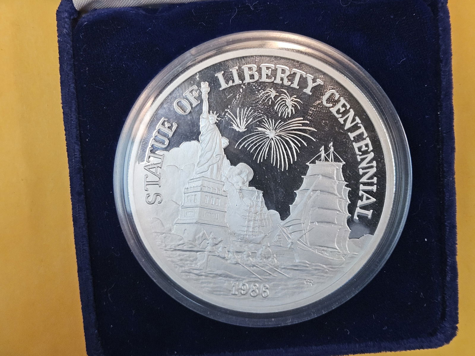 GEM Proof Deep Cameo 1986 Hutt River Province silver One Hundred Dollars - 3