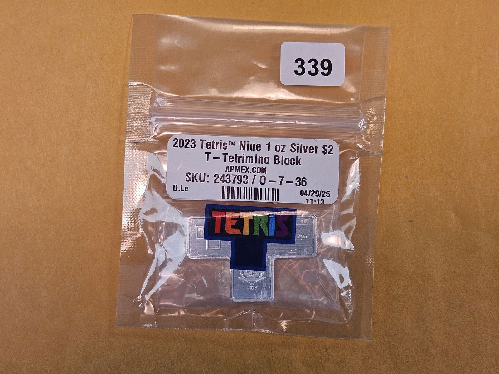 * TETRIS SILVER!!: One troy ounce .999 fine silver art piece from Niue. Silver Two Dollars. Each piece is different and formed like Tetris pieces! 