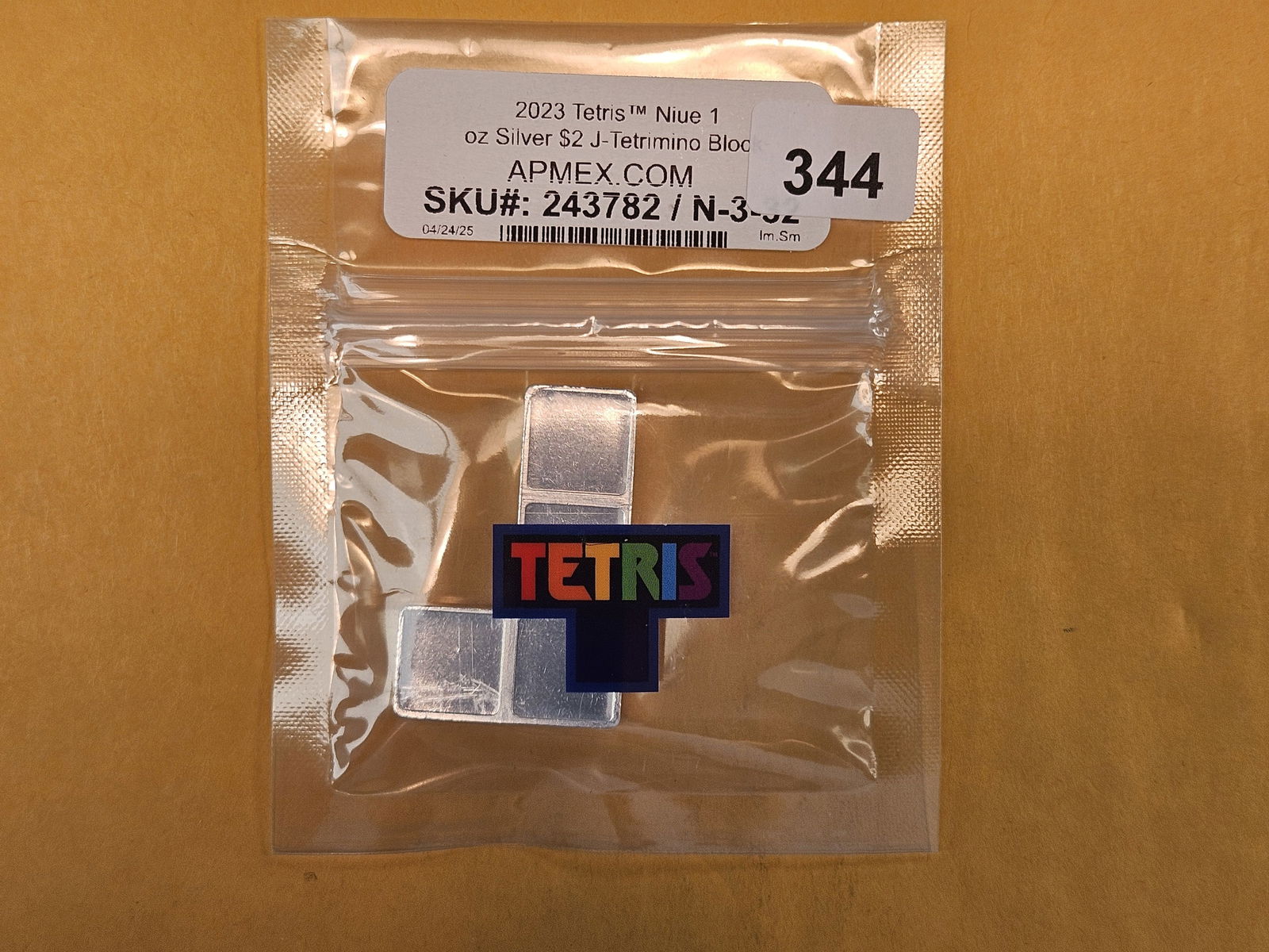 * TETRIS SILVER!!: One troy ounce .999 fine silver art piece from Niue. Silver Two Dollars. Each piece is different and formed like Tetris pieces! 