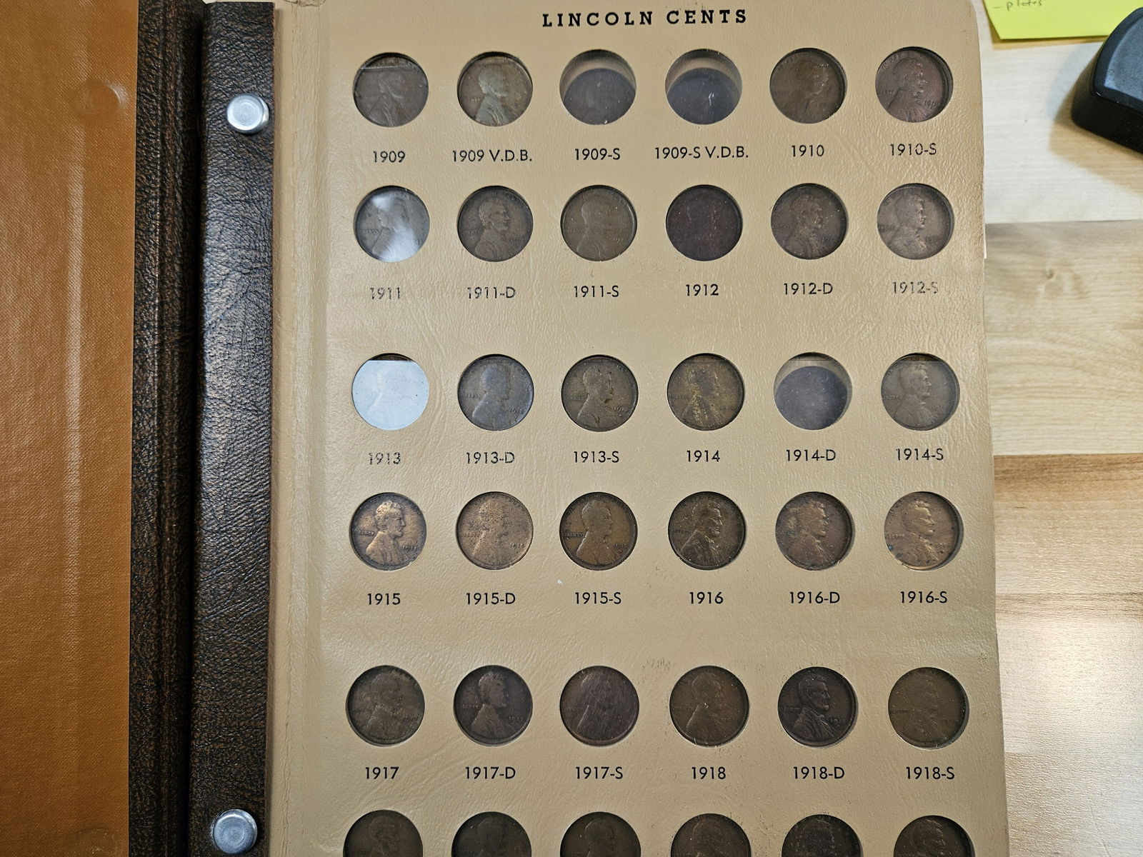 Mostly complete Lincoln Cent album - 2