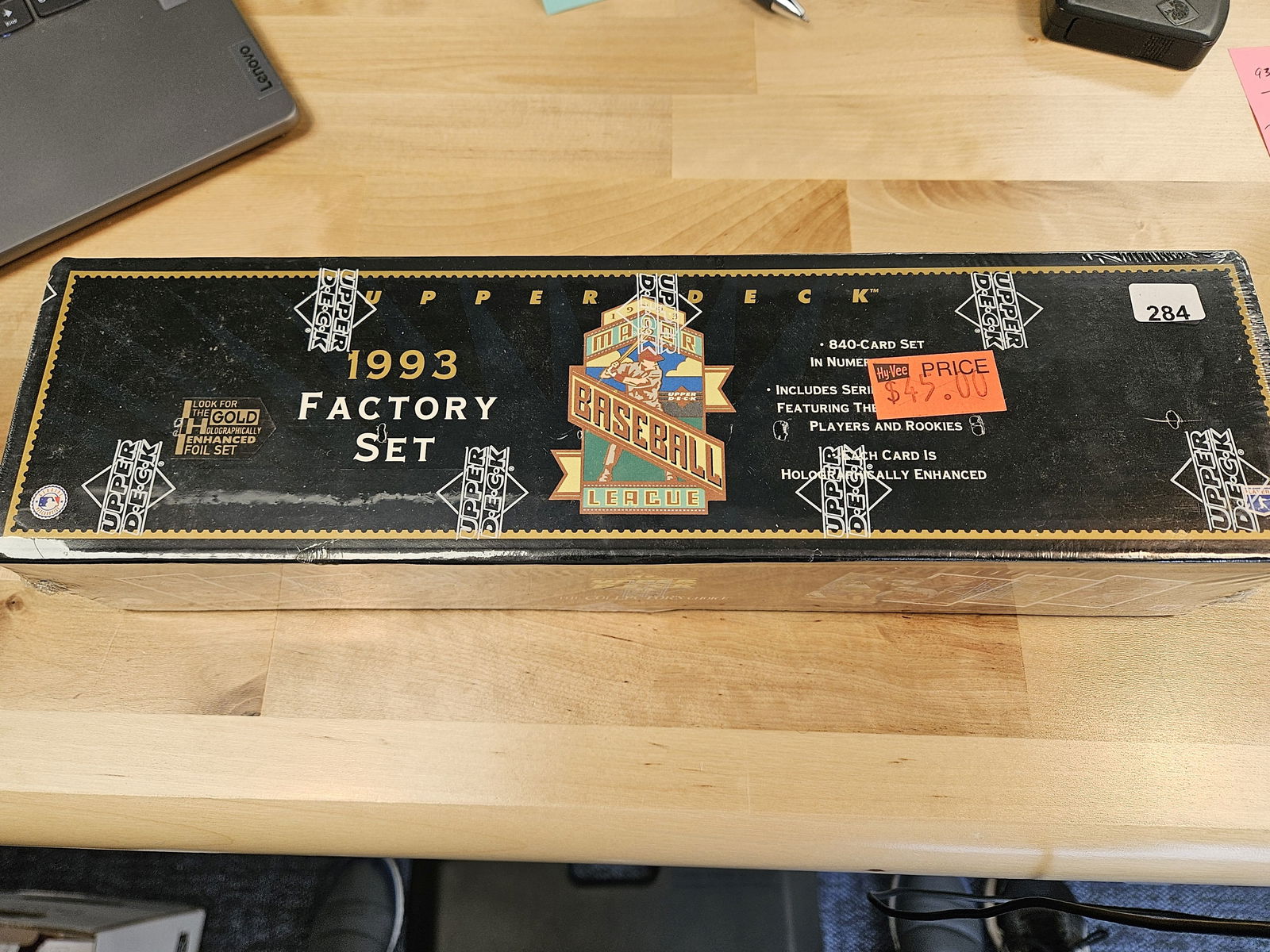 BASEBALL CARDS!: Complete 1993 Upper Deck Factory Set. In original shrinkwrap 