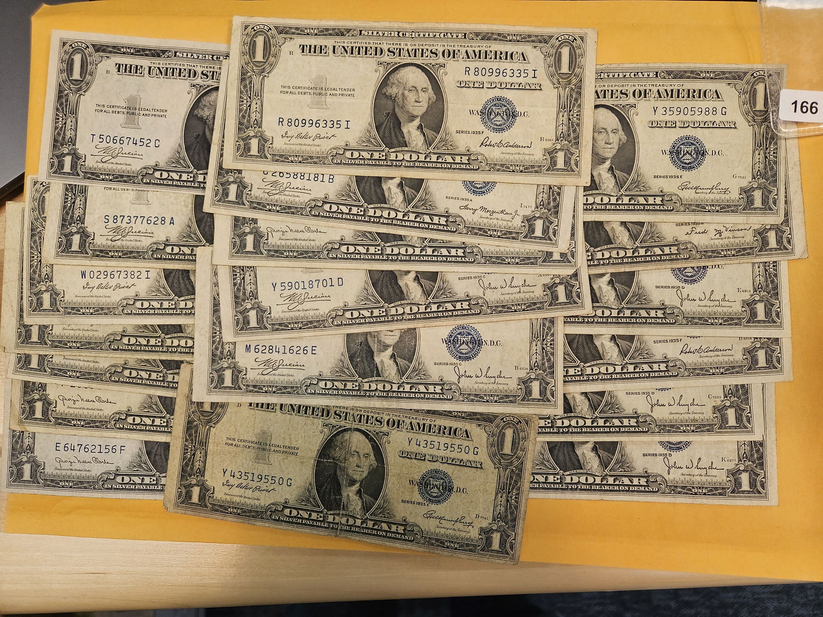Nineteen mixed One Dollar Silver Certificates: Circulated 