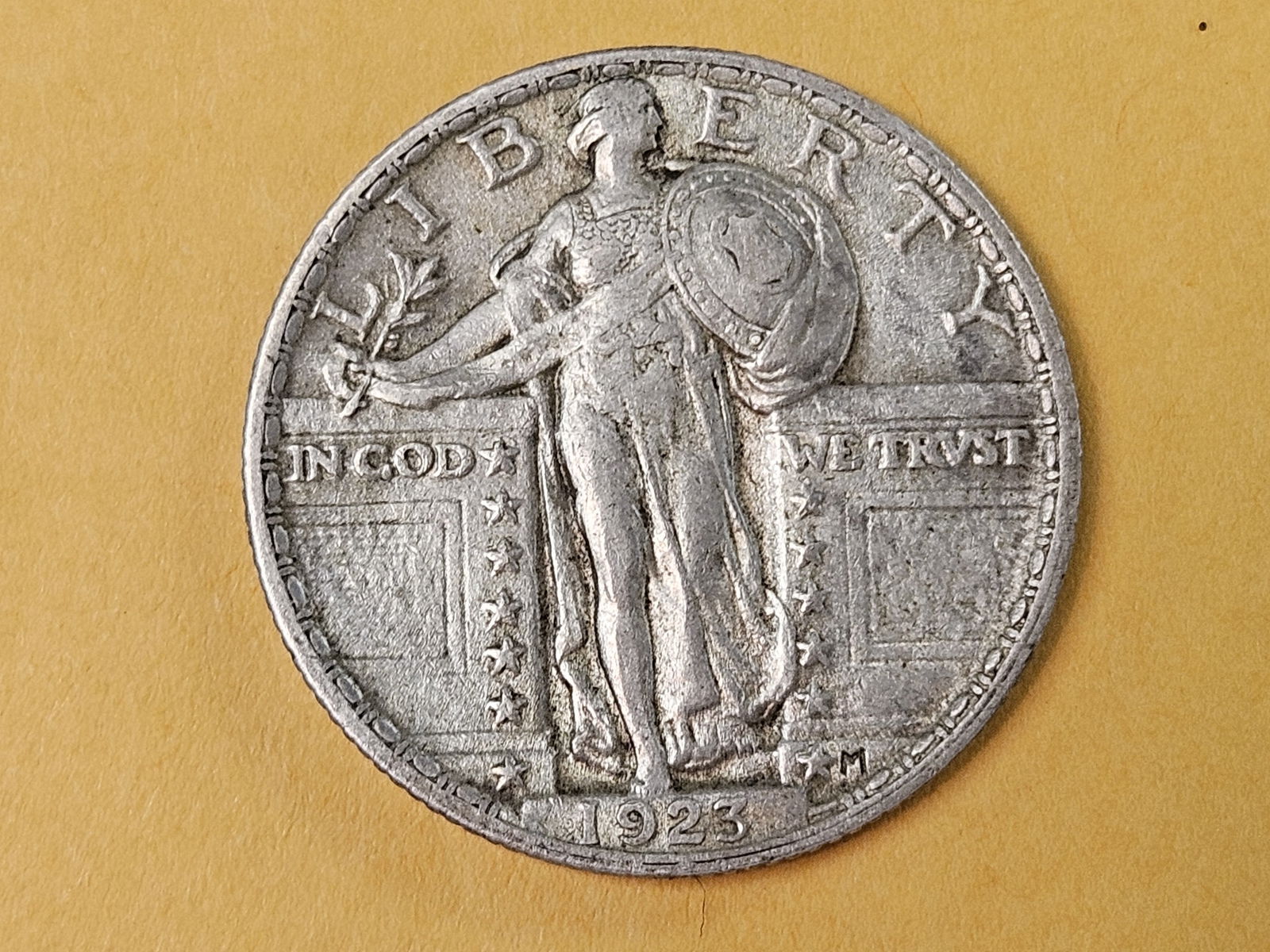 1923 Standing Liberty Quarter in Extra Fine - 45 (1 of 5)