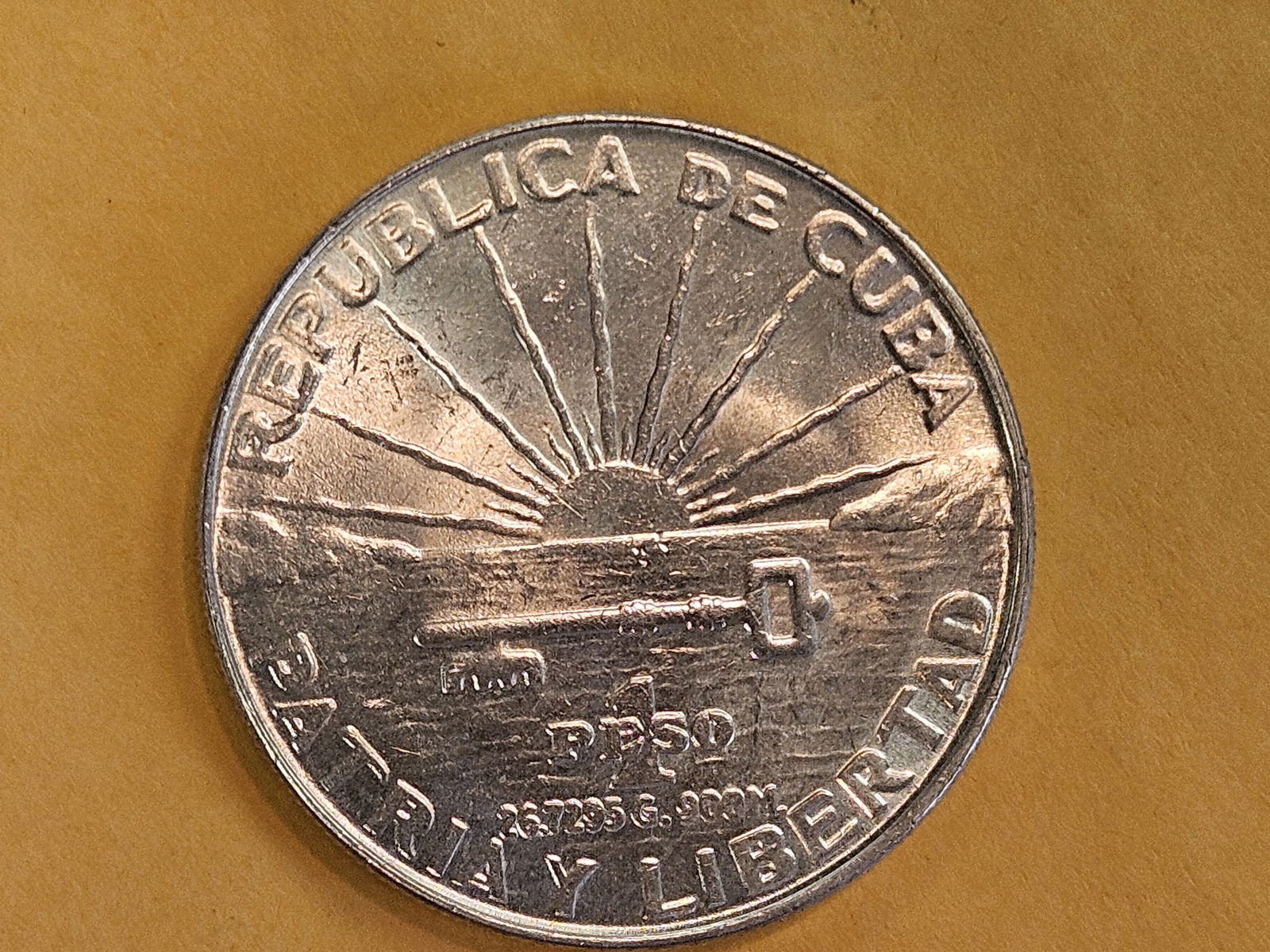 Very Choice Brilliant Uncirculated 1953 Cuba one silver peso - 5