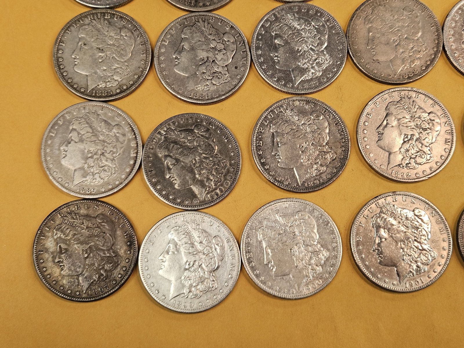 ** FULL ROLL ** Twenty Morgan Silver Dollars - 4