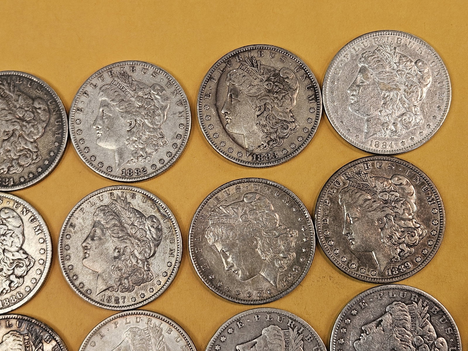** FULL ROLL ** Twenty Morgan silver Dollars - 3
