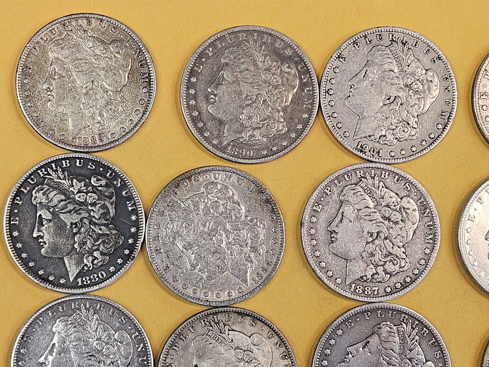 ** FULL ROLL ** Twenty Morgan silver Dollars - 2