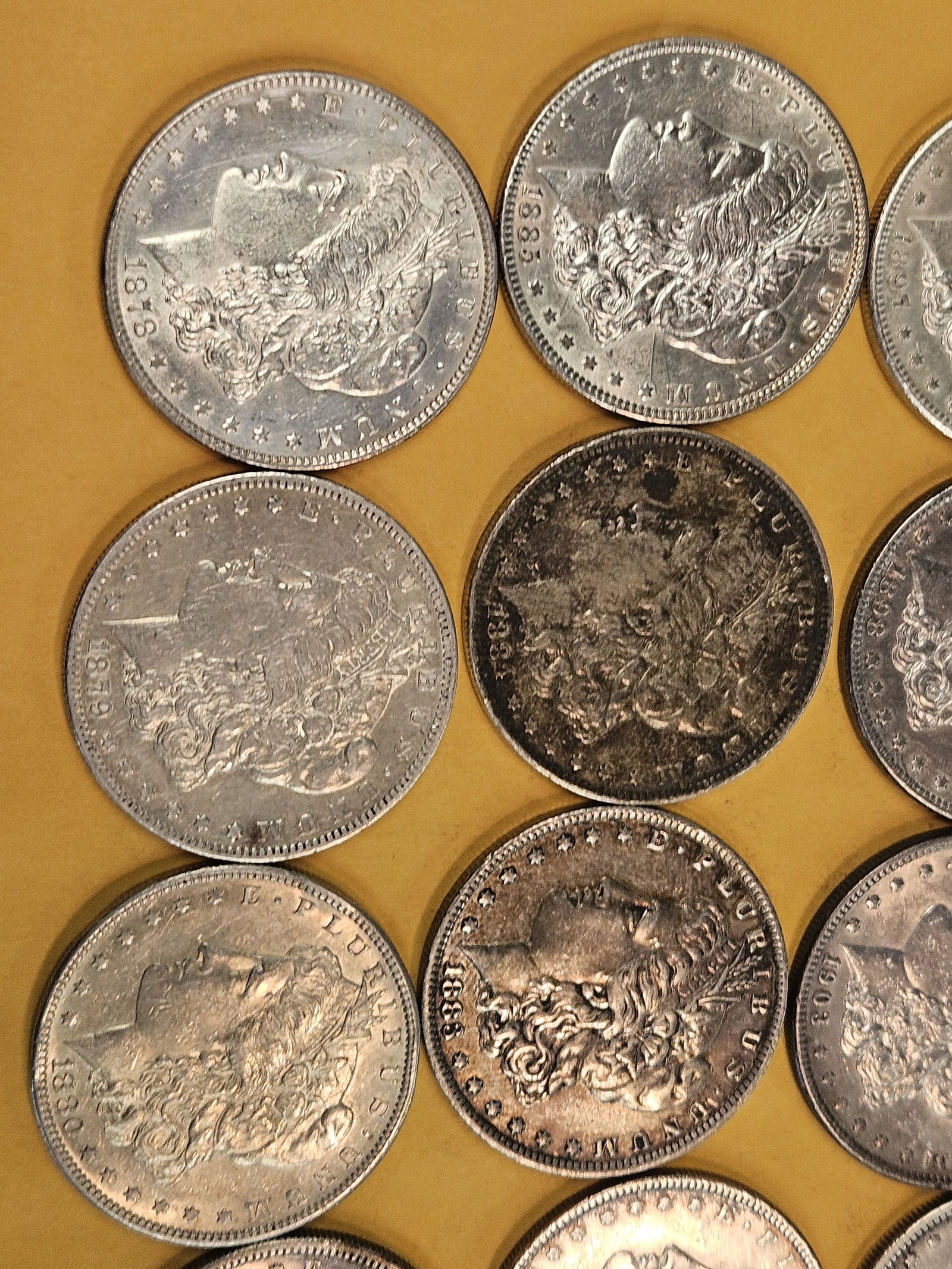 ** FULL ROLL ** Twenty Morgan silver Dollars - 5