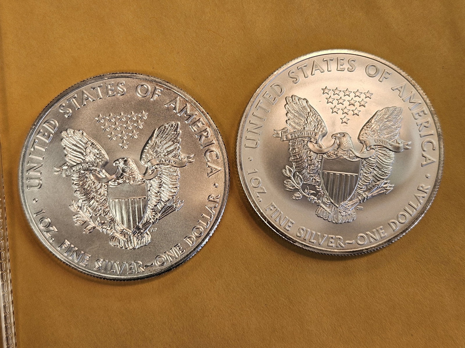 Two GEM Brilliant Uncirculated American silver Eagles - 3