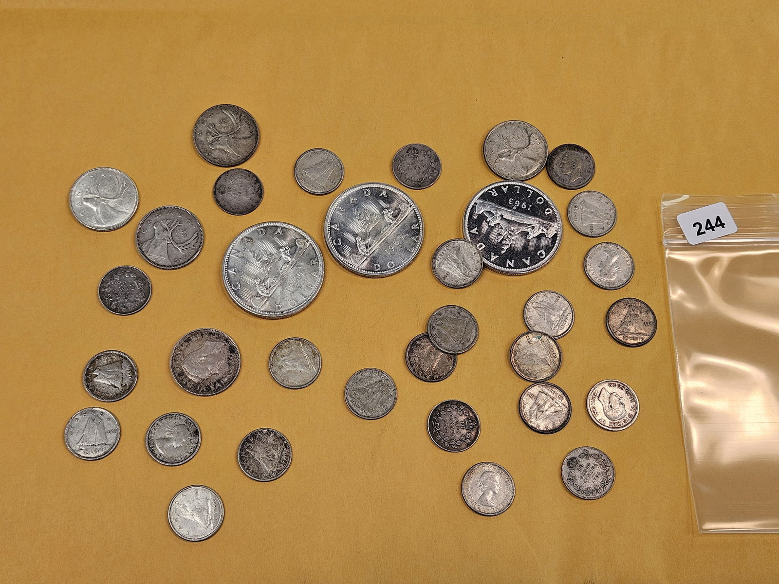 Mixed group of silver Canadian coins - 2