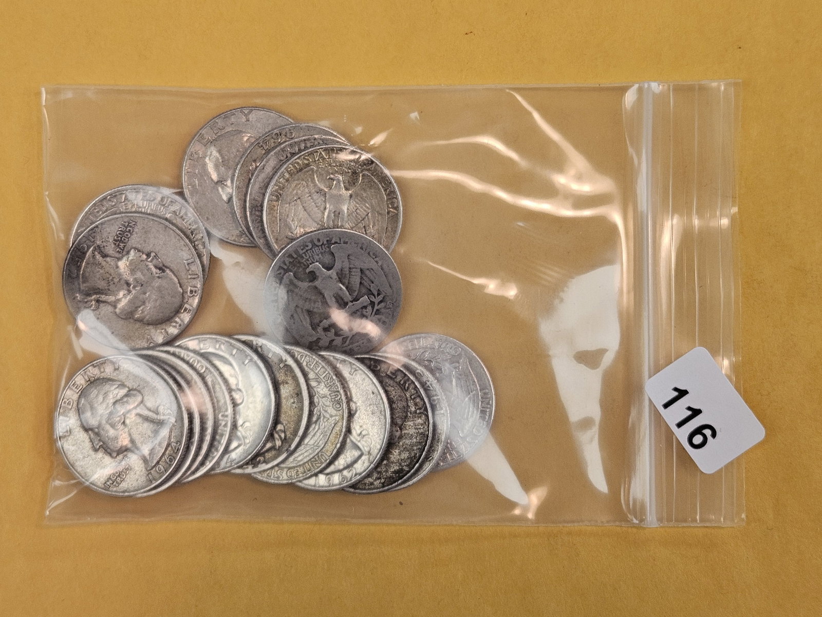 Eighteen mixed silver Washington Quarters: Circulated 