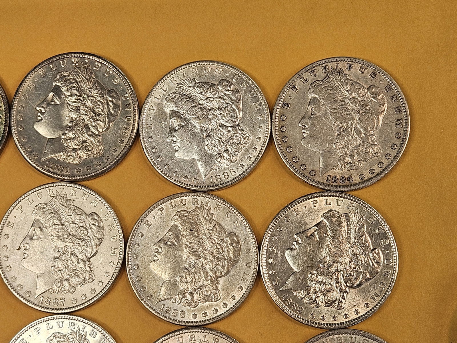 ** FULL ROLL ** Twenty Morgan silver Dollars - 4