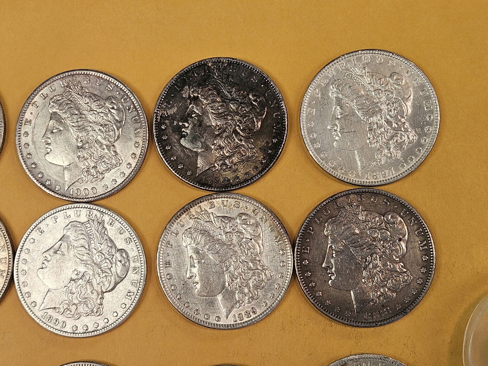 ** FULL ROLL ** Twenty Morgan silver Dollars - 4